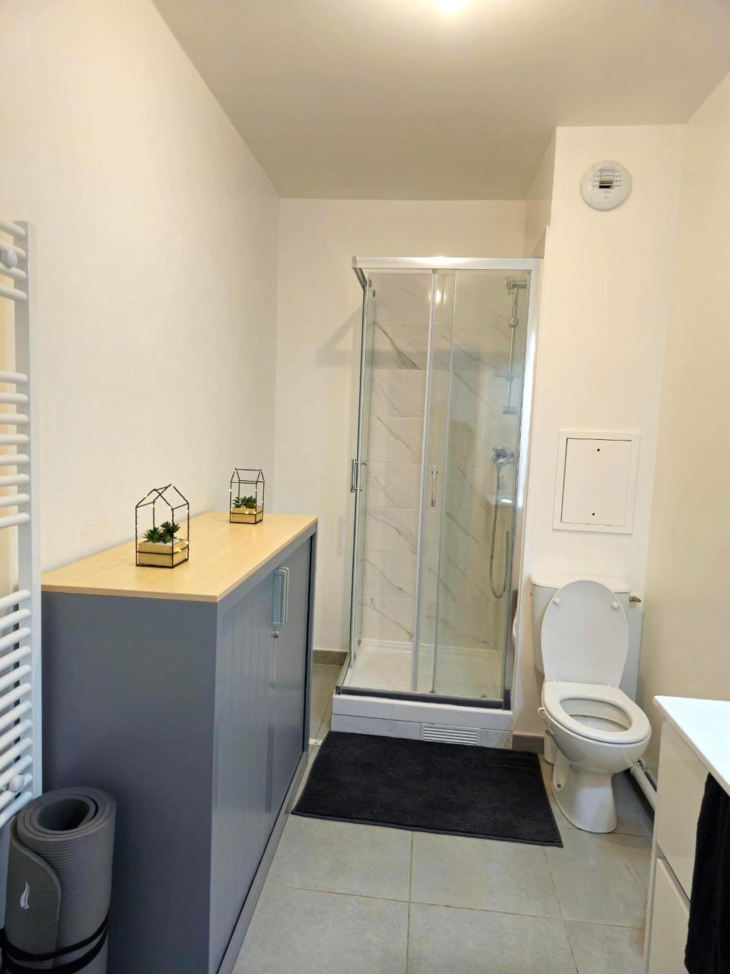 Studio Entre Paris Et Disney Appartement Bussy-Saint-Georges Buitenkant foto